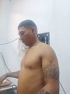 Show modela Petterleonel123 na web-kameri