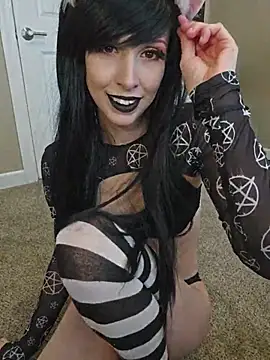 AmethystFoxx Adlı Modelin Canlı XXX Sohbeti