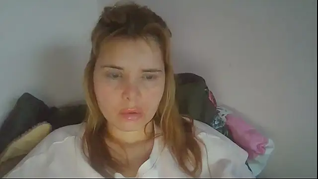 Chat XXX Live HornyElena