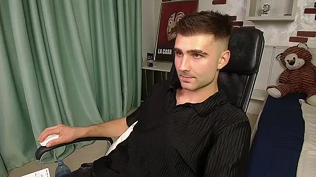 KyloEast Chat XXX live