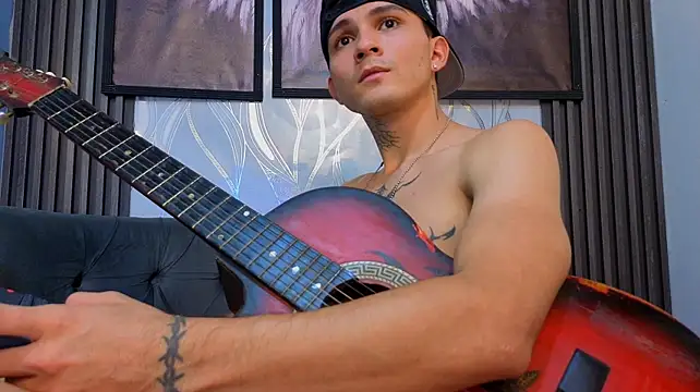 Axel_Ryder Adlı Modelin Canlı XXX Sohbeti