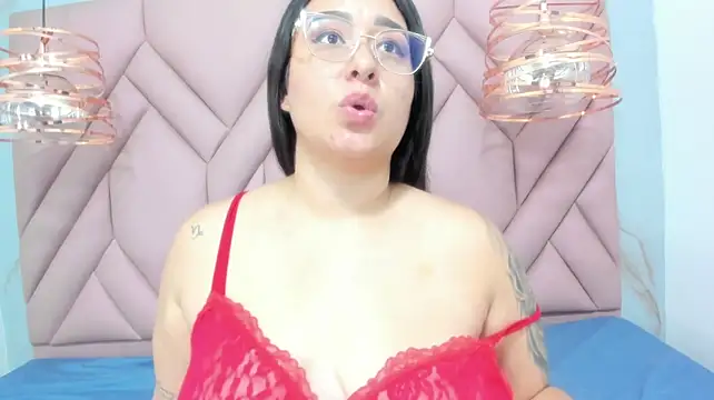 LillyMiaa_ Chat XXX in diretta