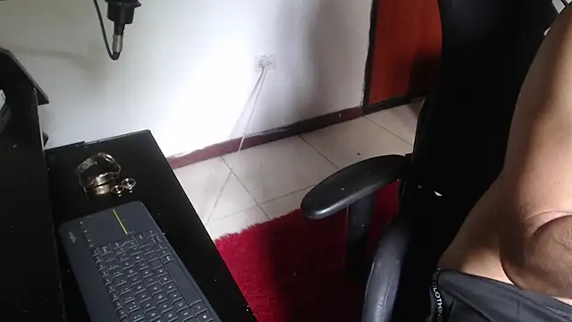 XXX chat uživo modela ROOKERT