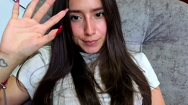 Chat +18 de Adhara_Kitten ao vivo