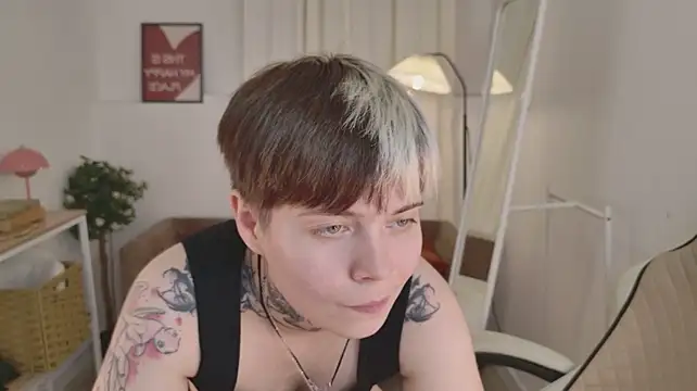 Chat +18 de Kitty_Ollive ao vivo