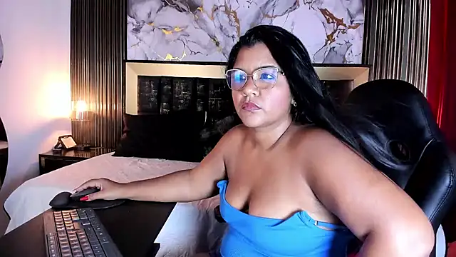 Slutty_Vicky 现场XXX聊天