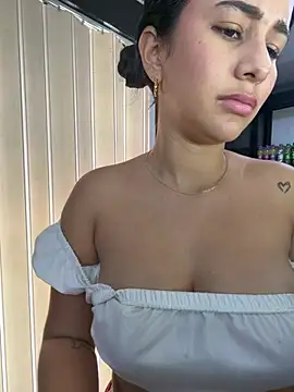 Chat XXX en directo de celeste_rousse01