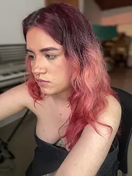 NikkiNix Adlı Modelin Canlı XXX Sohbeti