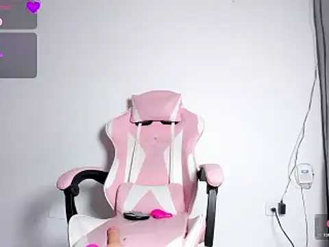 Moom_catt's Live XXX Chat