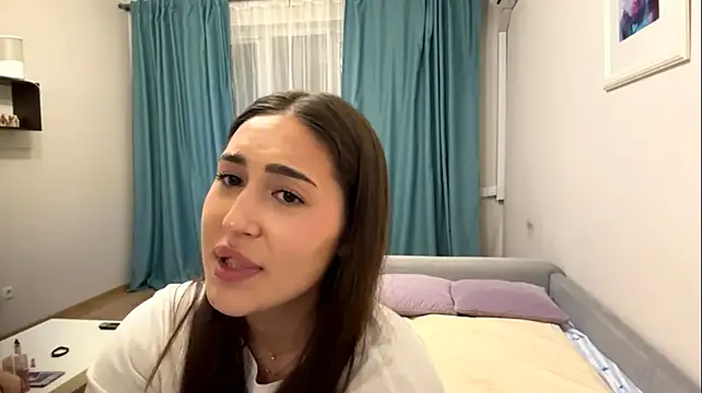 SarinaBessone's Live XXX Chat