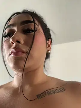 EmiilyEvans_'s Live XXX Chat