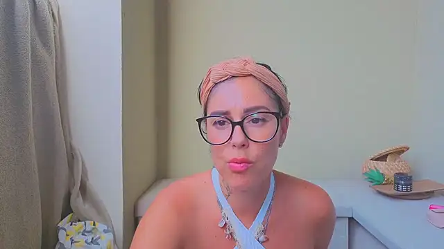 tatii222 라이브 XXX 채팅