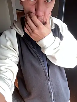 Chat +18 de Thiag09 ao vivo