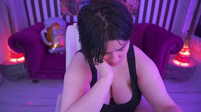 LittleShyy's Live XXX Chat