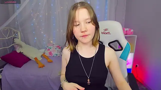 MillieMoor live XXX chat