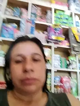 MIA-LARIOS' Live XXX Chat