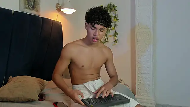 ZAN_181n Live XXX chat