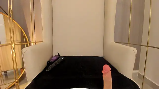 Raivennoir's Live XXX Chat
