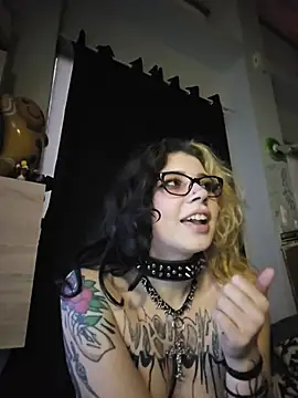 whatevaandissues' Live XXX Chat