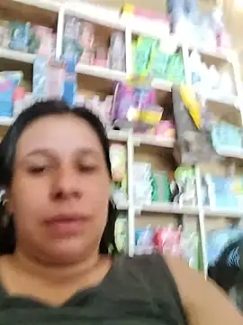 MIA-LARIOS' Live XXX Chat