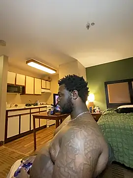 XXX chat uživo modela Tattedupdek