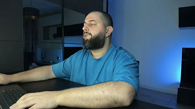 XXX chat uživo modela DravenPeak