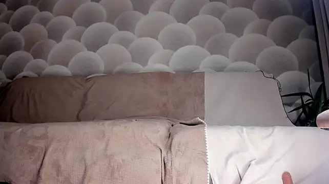 xxxenony___ Adlı Modelin Canlı XXX Sohbeti