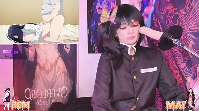 mai-- – Naživo XXX chat