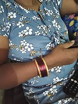 Chat XXX en directo de Tamilselviroja-