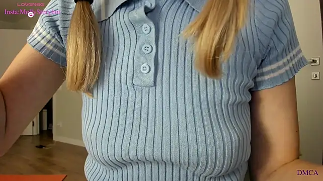 MollyStory élő XXX-chatje