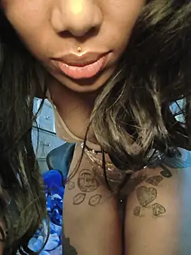 butterflybootyy élő XXX-chatje