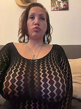 Chat +18 de Alicedomi8 ao vivo