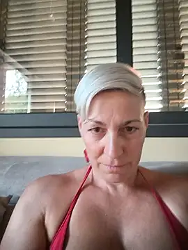 DarleenHot XXX чат на живо