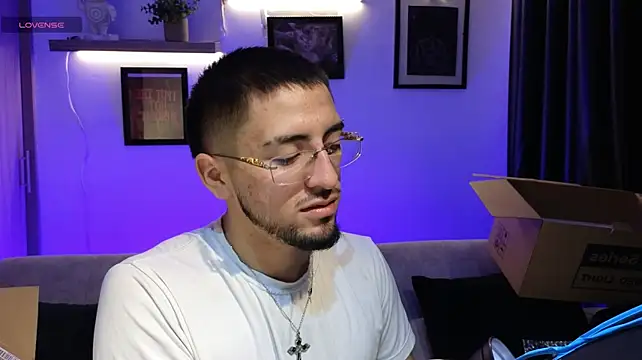 AresMassimoXn Live XXX chat