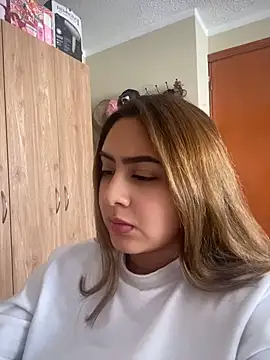 Miabonnett_: онлайн-секс-чат