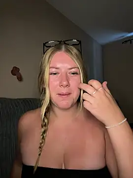 allyanalangell's Live XXX Chat