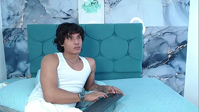 MaximilianRoth Live XXX-Chat