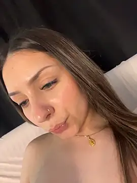 MiaFix XXX чат на живо