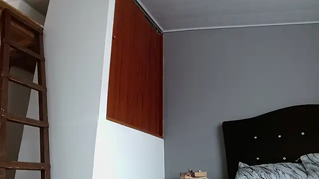 Emilia_1995's Live XXX Chat