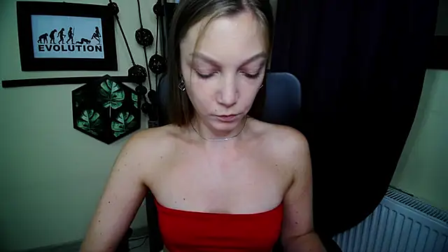 Chatroom XXX en direct de EmillyPlay