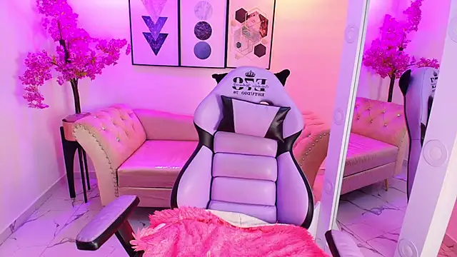 Maddie_T18 Live XXX-Chat