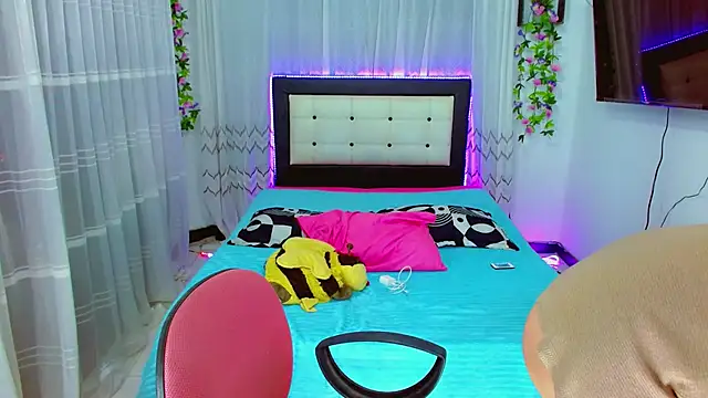 TaylorMon's Live XXX Chat