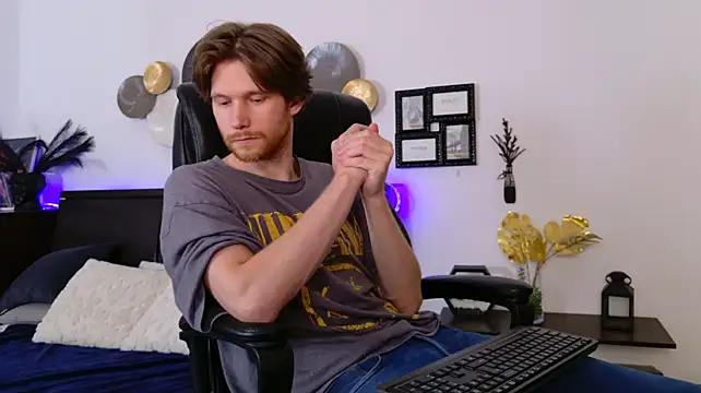 XXX chat uživo modela Eddie_Baker