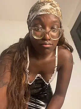 xChloen Live XXX chat
