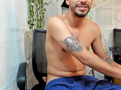 Tayler_ospina_ Chat XXX live