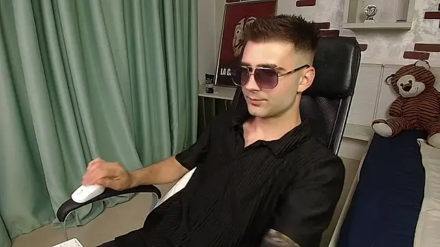 KyloEast's Live XXX Chat