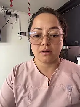 Chat +18 de Nails_Lucia ao vivo