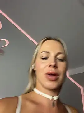 streetdoll Live XXX Chat