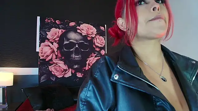 EvaaFoxxy1 live XXX chat