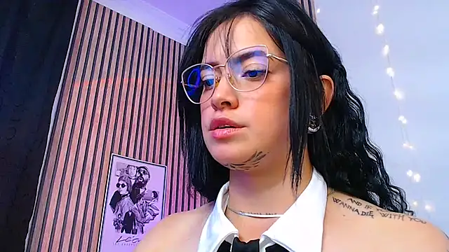 צ'אט XXX בשידור חי של Isa_Maiden1